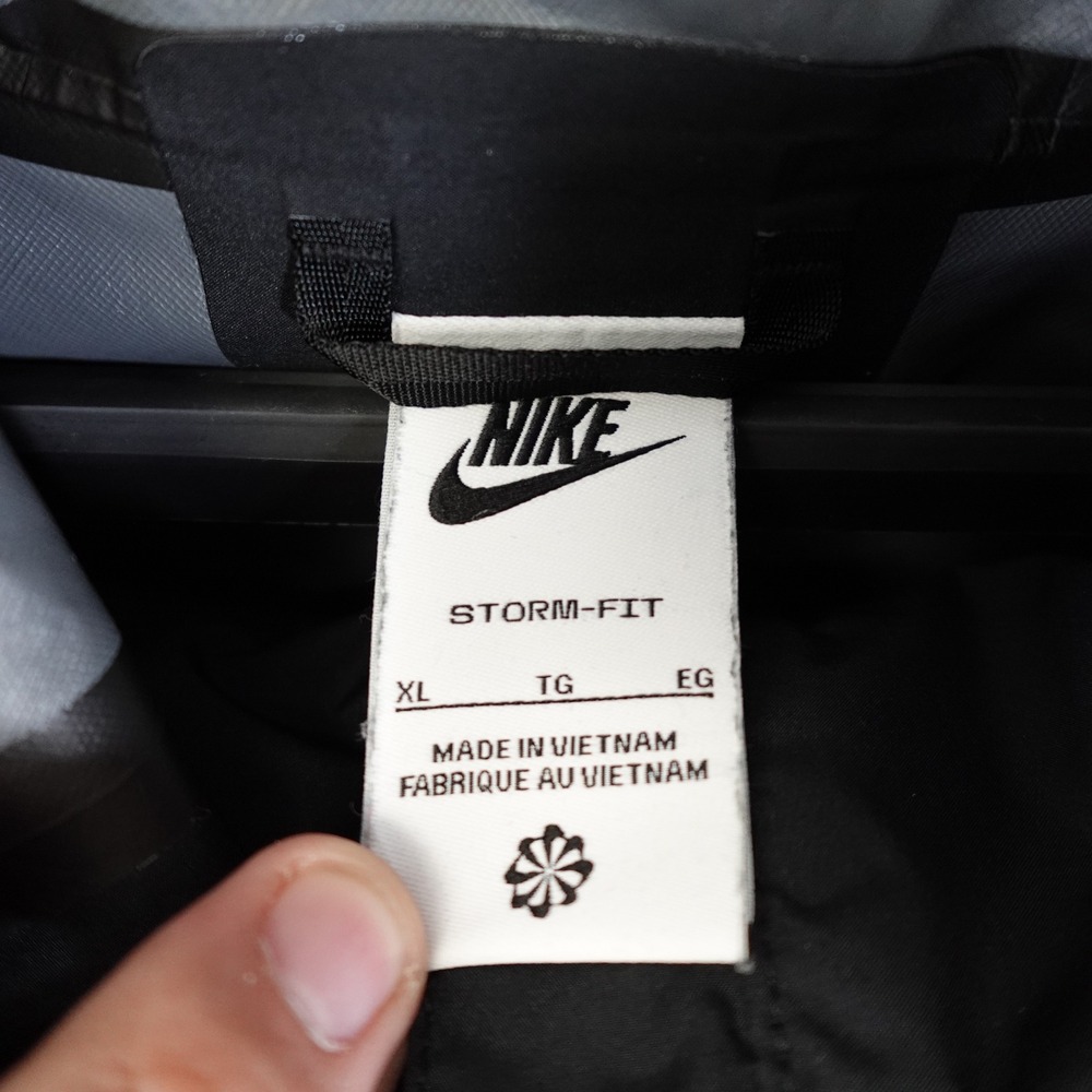 Nike Jacket Mens XL Black Storm-Fit DM5499-010 Hooded Rain Coat Running - Picture 5 of 13
